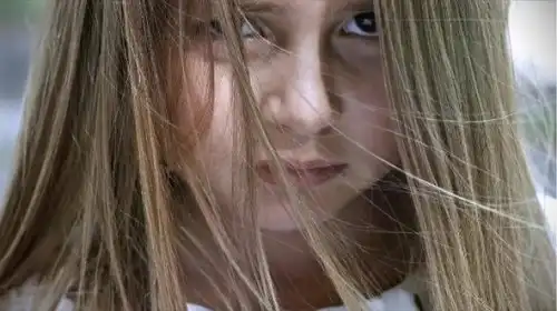 To není moje sestra