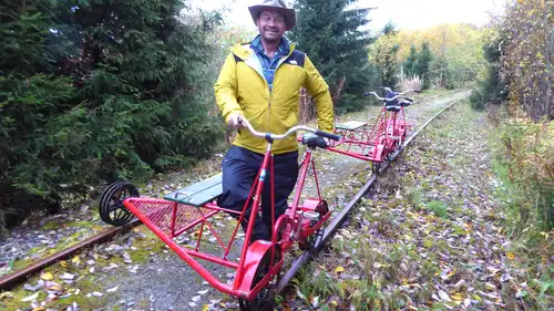 Niezwykłe podróże koleją z Nickiem Knowlesem